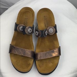 NOAT like new brown metallic slip on sandals